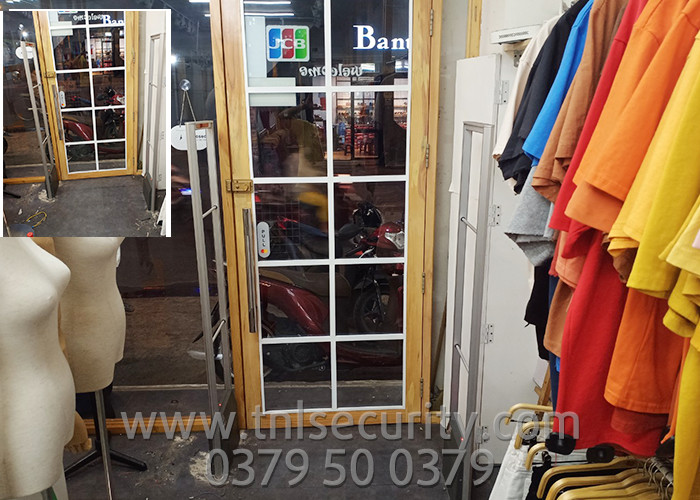 Lap-dat-cong-tu-nan-ninh-chong-trong-cho-shop-thoi-trang-tai-quan-Phu-Nhuan